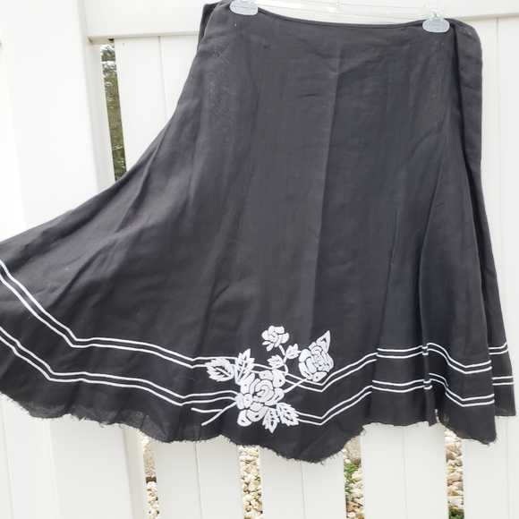 Nine West Dresses & Skirts - 100% Linen 9 West Full Circle Skirt Black White